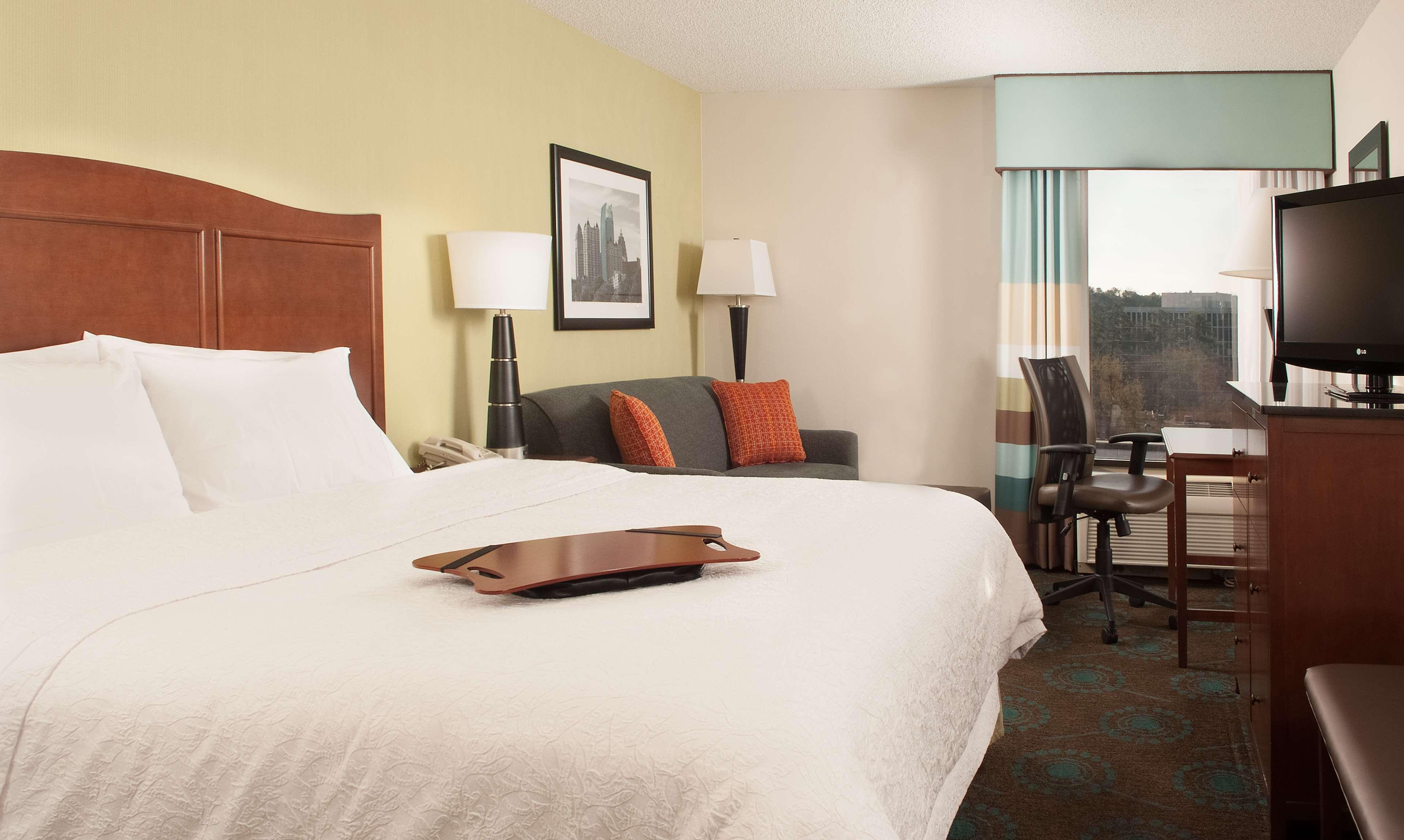 Hampton Inn Atlanta-North Druid Hills Экстерьер фото