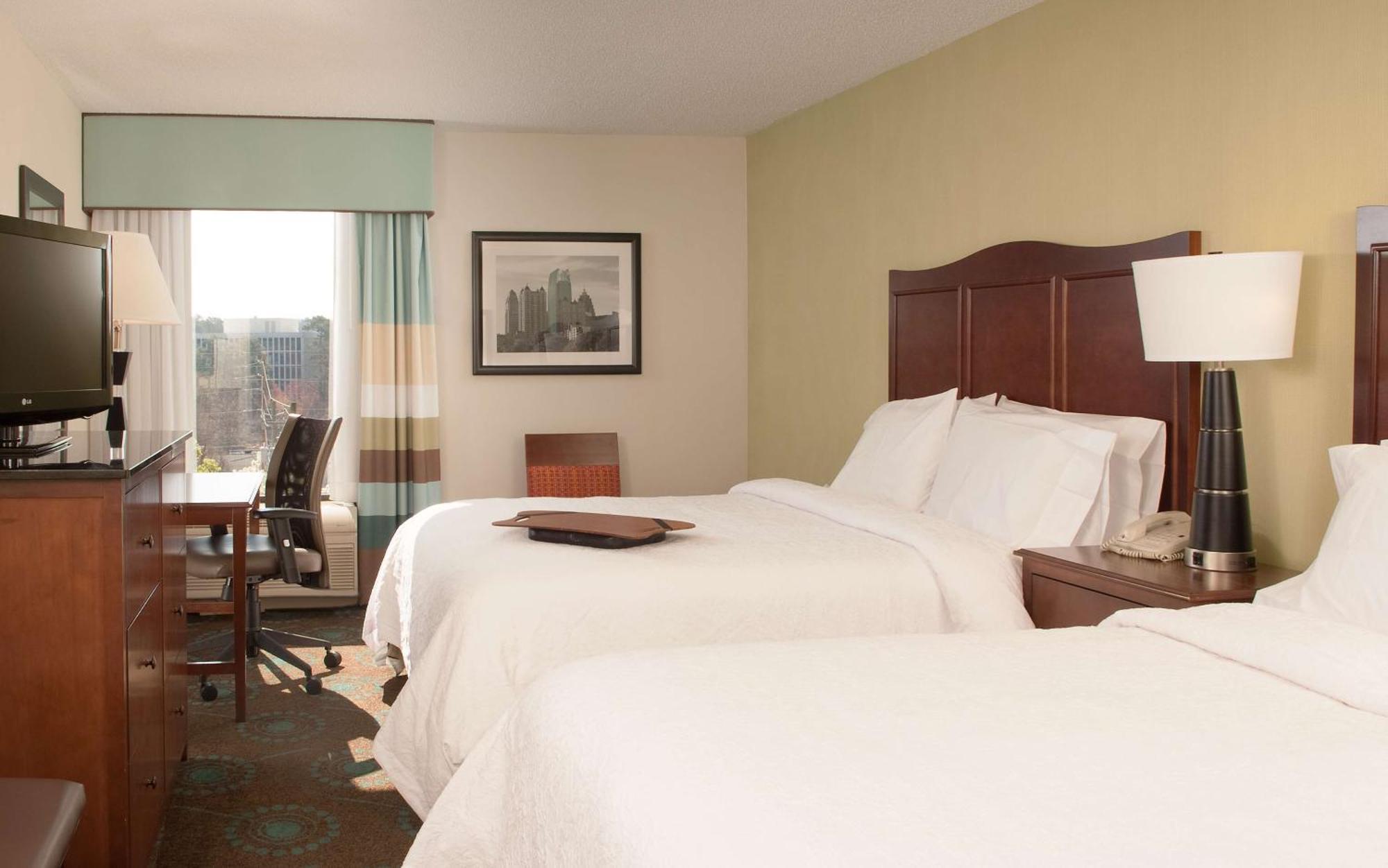 Hampton Inn Atlanta-North Druid Hills Экстерьер фото