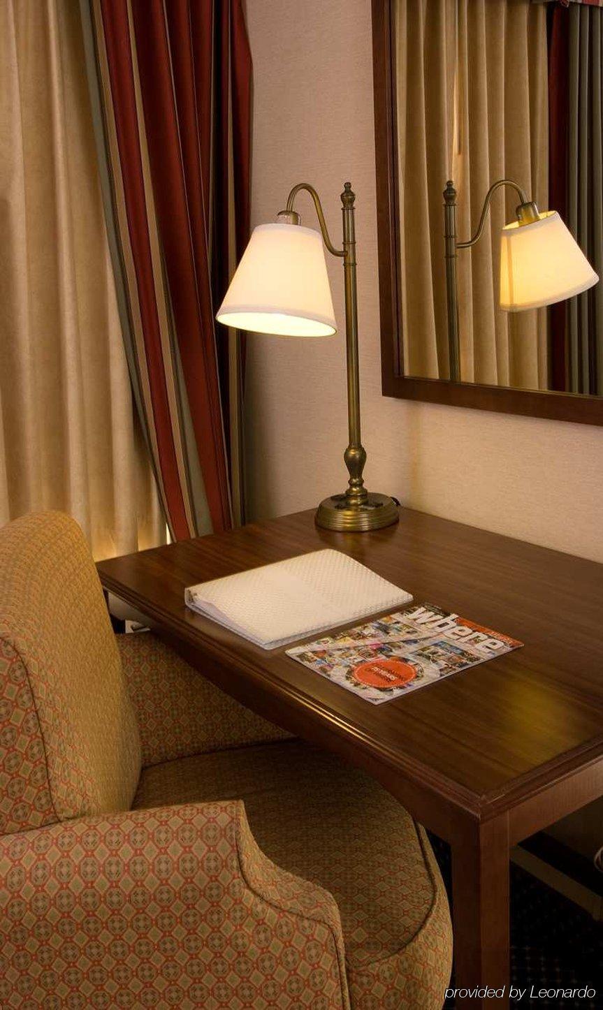 Hampton Inn Atlanta-North Druid Hills Номер фото
